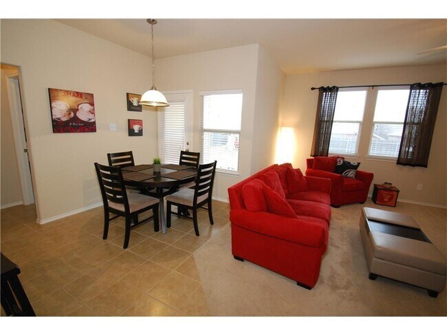 Foto del edificio - 2213 Jocelyn Way