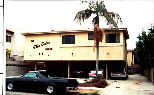 Building Photo - The Glen Cedar Manor