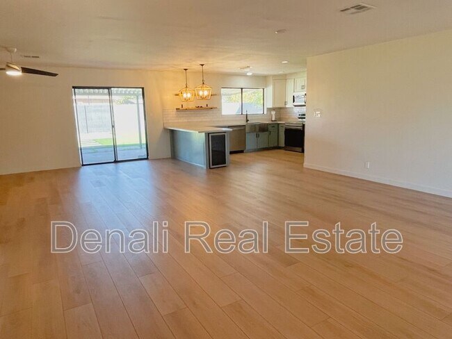 Building Photo - 1211 S Barkley