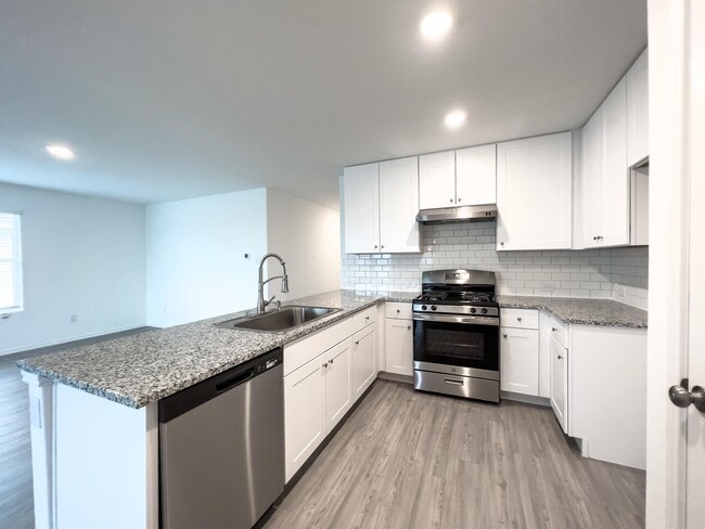 Building Photo - 5940 Sunset Song Ln