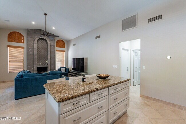 Building Photo - 9910 E Sutton Dr