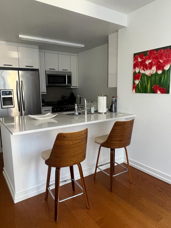 Building Photo - 676 Amsterdam Ave