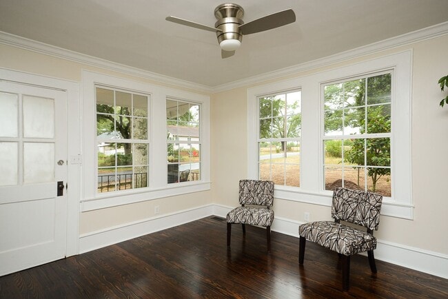 Building Photo - Cute House Convenient to Downtown Greenville