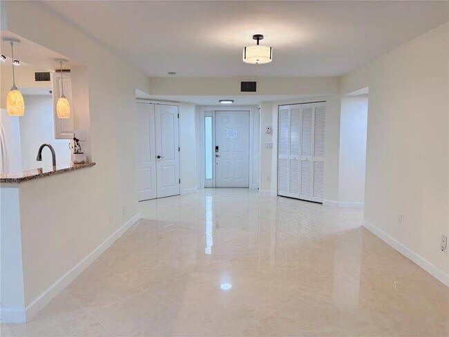 Foto del edificio - 942 NW 92nd Terrace