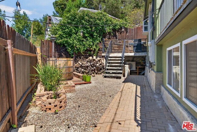 Foto del edificio - 21549 Summit Trail
