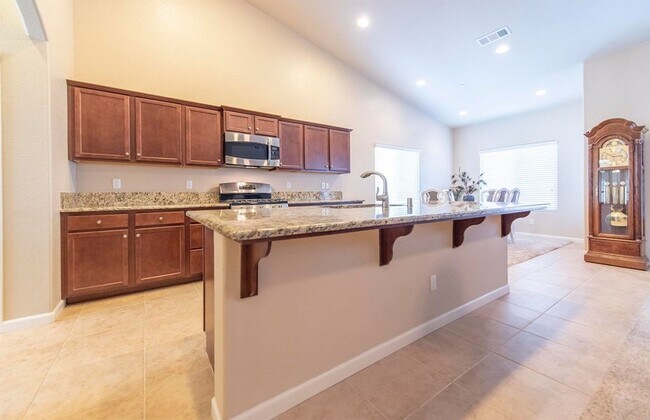 Building Photo - 3052 S Yolo Ct