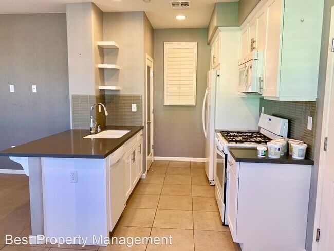 Building Photo - 3 br, 2.5 bath House - 800 Queen Palm Lane