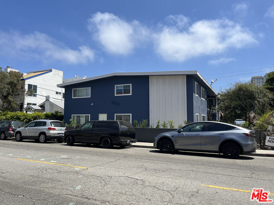 Primary Photo - 101 Catamaran St