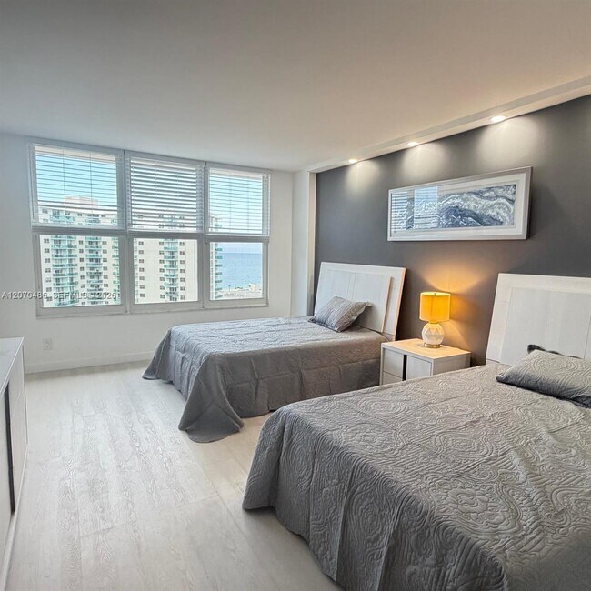 Foto del edificio - 3800 S Ocean Dr
