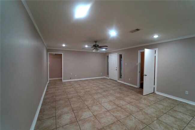 Foto del edificio - 5110 Michael Dr