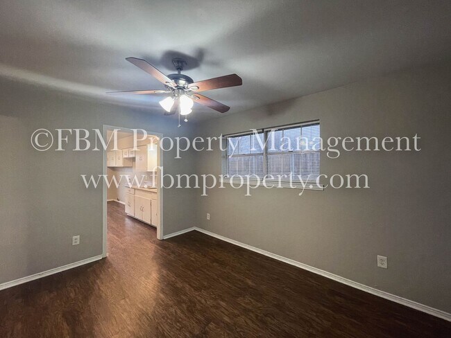 Foto del edificio - 1509 S Hall St