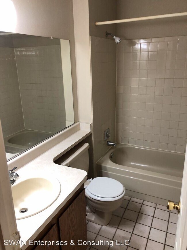 Building Photo - 3 br, 2 bath House - 18091 E. Kentucky Ave...