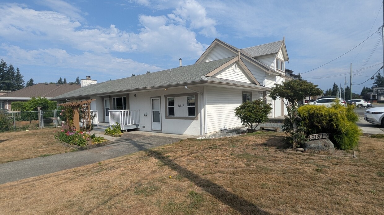 Primary Photo - 31819 Old Yale Rd
