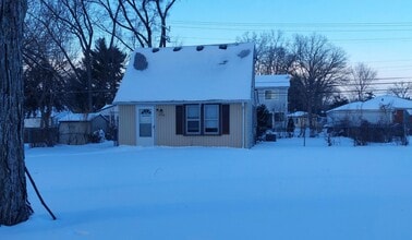 Building Photo - 19148 Hilton Dr