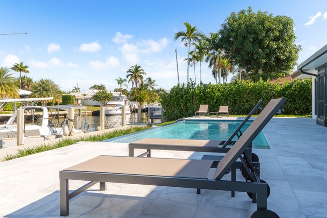 Foto del edificio - 273 Tropic Dr