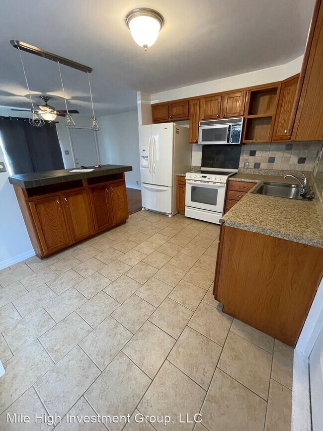 Building Photo - 2 br, 1 bath House - 2415 Gano St.
