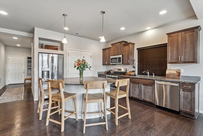 Foto del edificio - Beautiful 3 bedroom, 3 bath home backs to ...