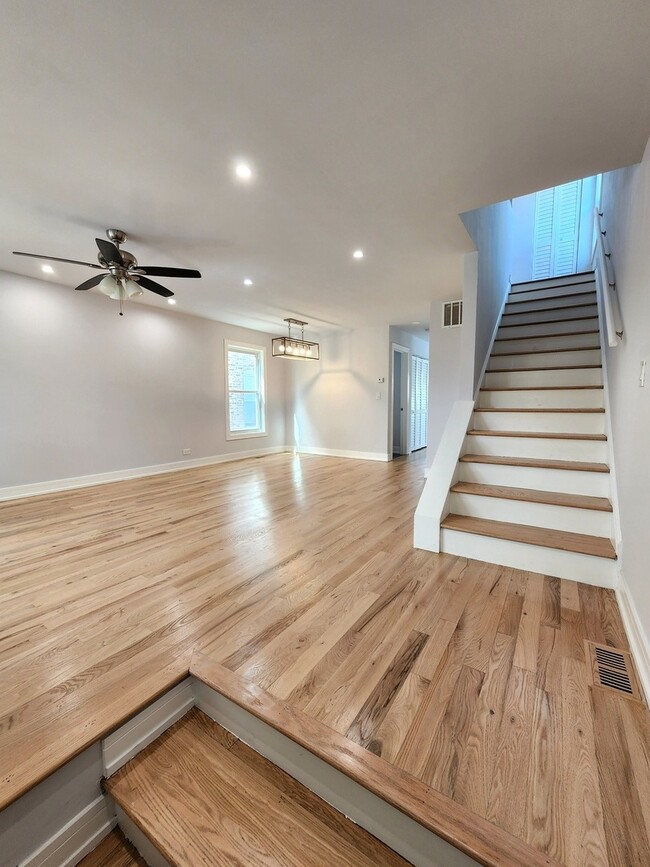 Foto del edificio - 2404 S Trumbull Ave