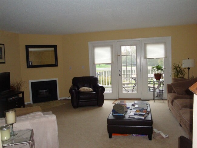 Foto del edificio - 233 Fieldcrest St