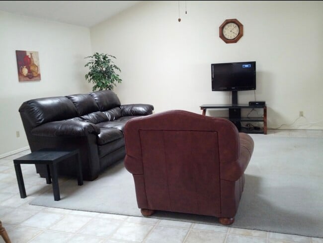 Building Photo - 2518 Mimosa Dr