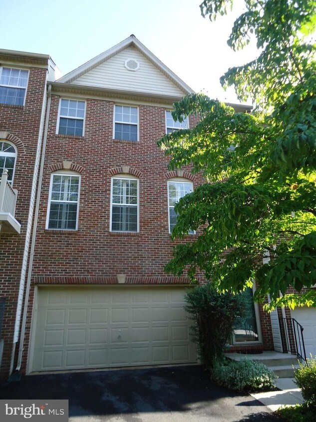 4105 Leclair Ct, Fairfax, VA 22033 Townhome Rentals in Fairfax VA