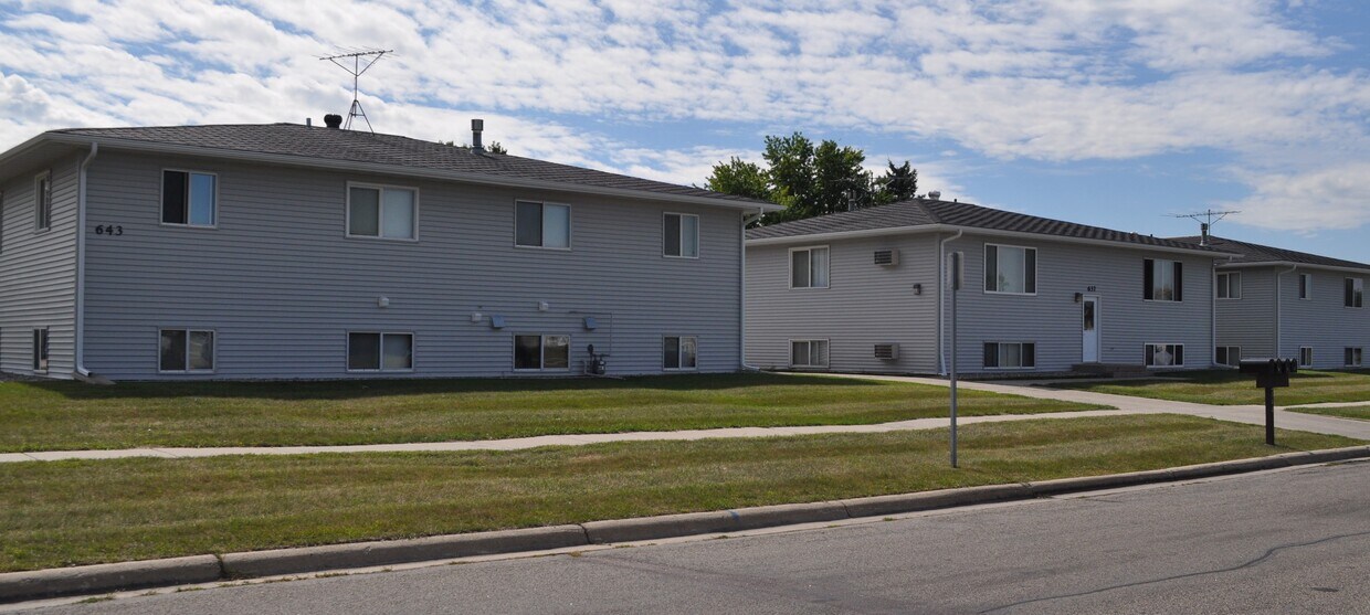 2nd Ave East Apartments - 637 2nd Ave E