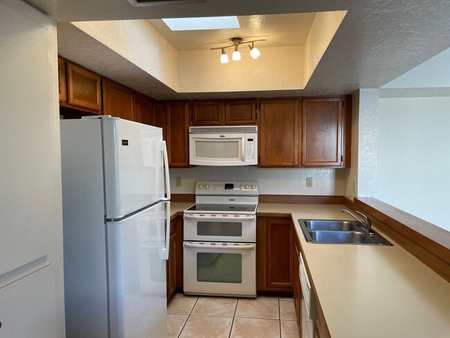 Building Photo - Well desired 2Bdm 2Ba home, available now!
