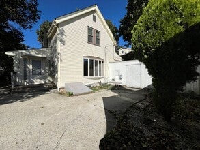 Building Photo - 3 Strafford Pl