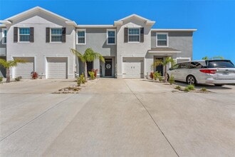 Building Photo - 33105 Major Oak Dr