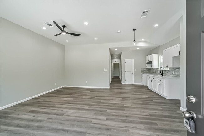 Building Photo - 3007 Bringhurst St