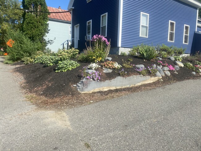 Building Photo - 8 Burrill St