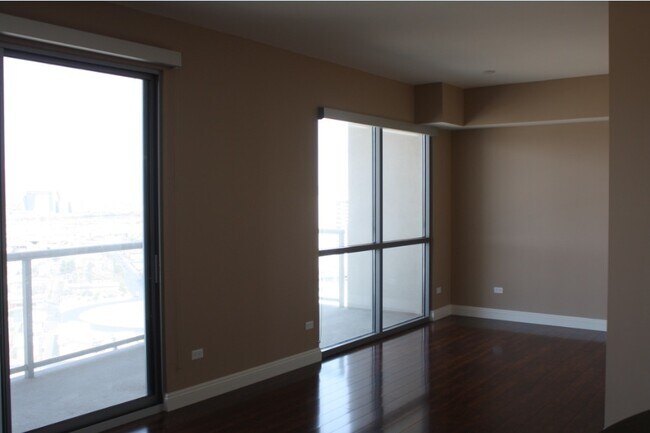 Building Photo - Gorgeous Studio in the Allure High Rise !!!