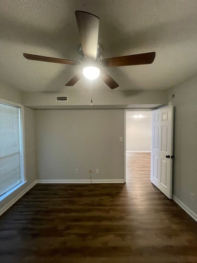 Building Photo - 400 Eastdale Rd S Apt C Montgomery, AL 361...