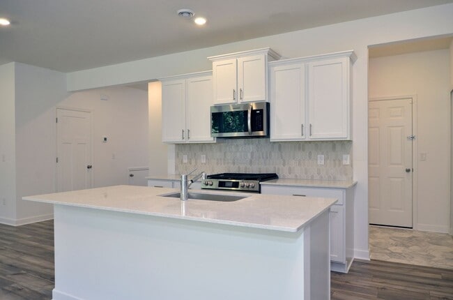Building Photo - 3858 Heath Ave N