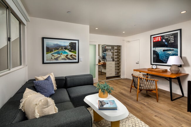 Building Photo - Residences on Third Street Promenade