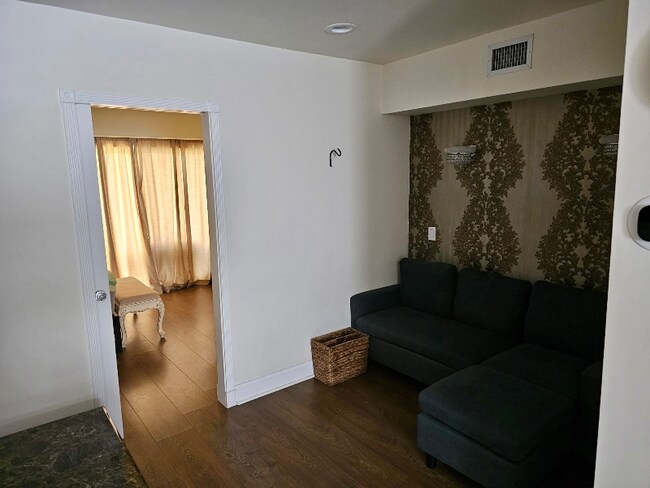Foto del edificio - 2225 NE 123rd St