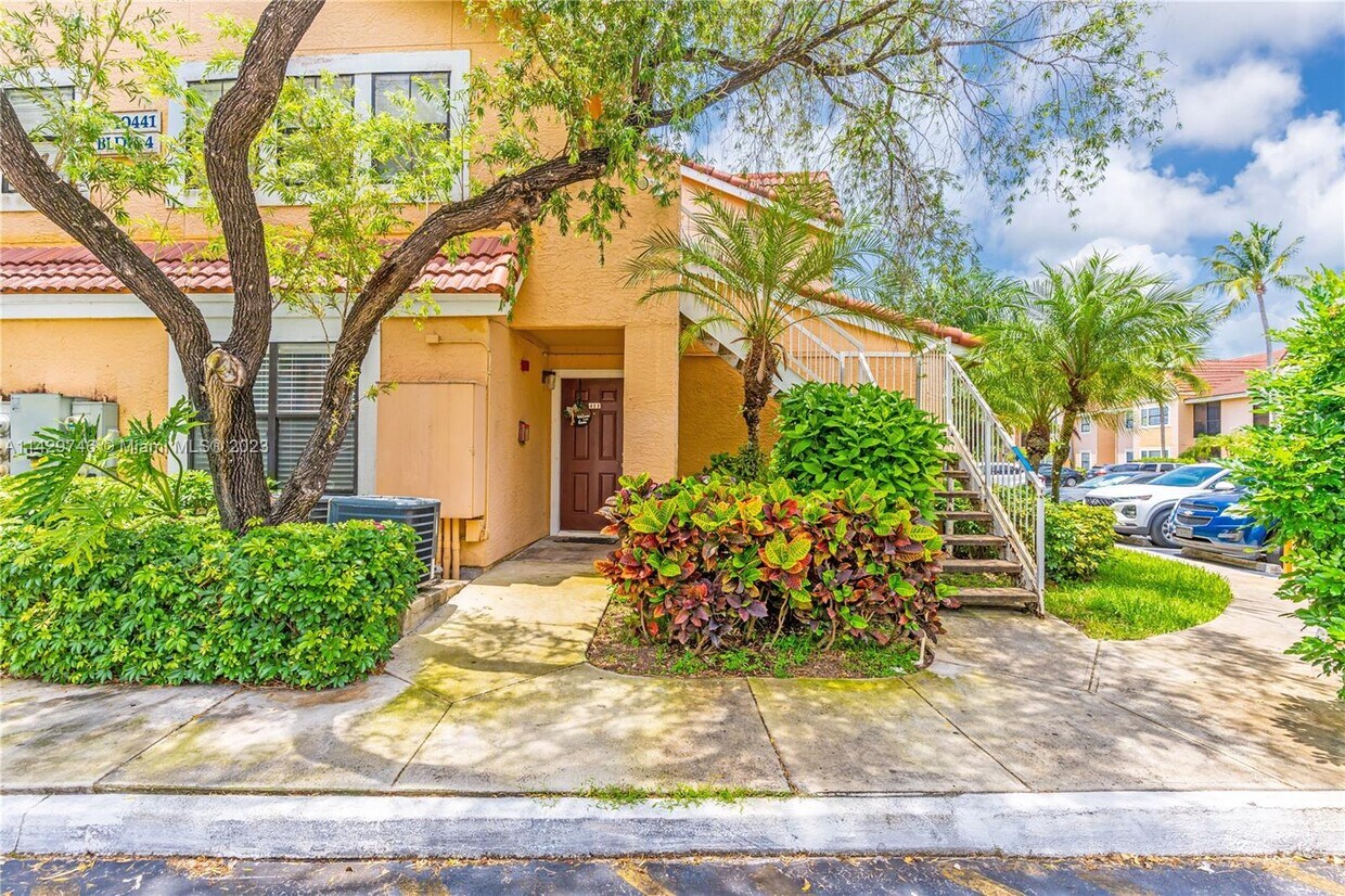 Primary Photo - 10441 SW 156th Ct