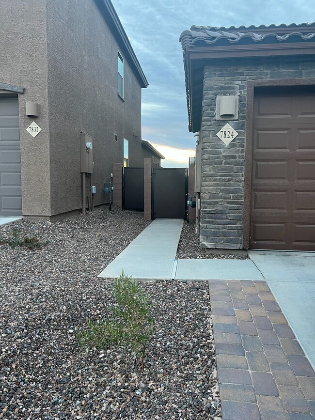 Foto del edificio - 7824 S Bonanza Park Dr