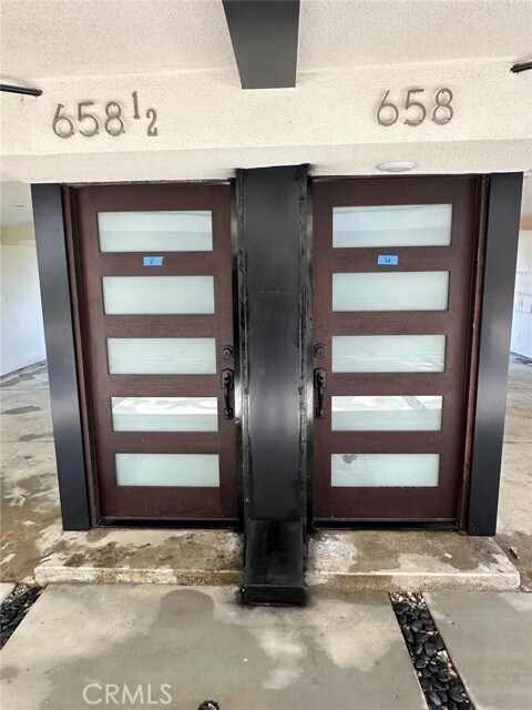 Foto del edificio - 656 Mariposa Ave