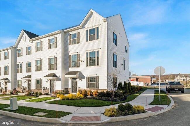 Photo - 122 Arcadia Wy Townhome
