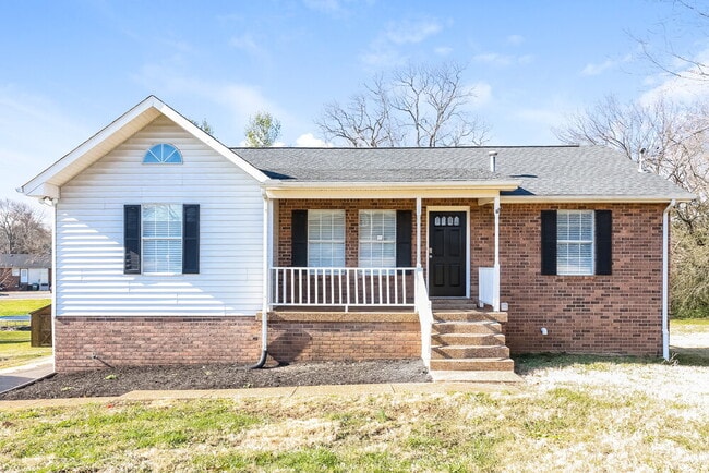 Building Photo - 121 Lee Ct