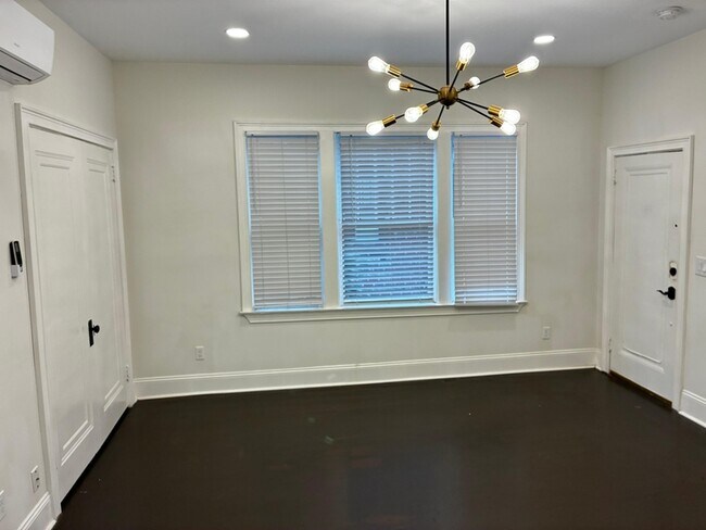 Foto del edificio - 2738 Riverside Ave