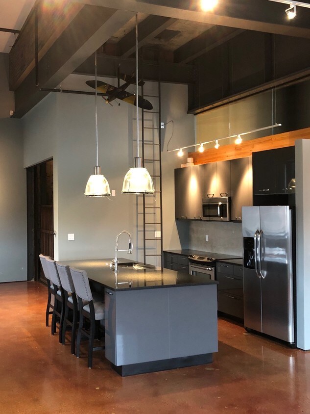 Foto principal - 804 N Neil St