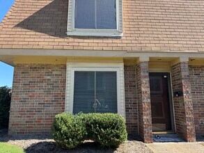 Building Photo - 6571 Poplar Woods Cir S