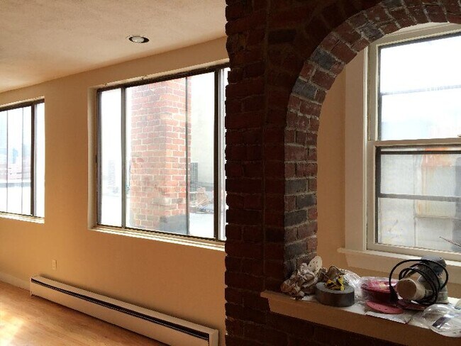 Foto del edificio - 214 Hanover St