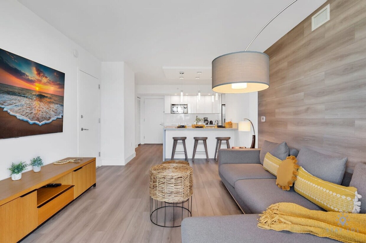 Foto principal - 2602 E Hallandale Beach Blvd