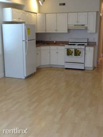 Primary Photo - 211 W 18th Ave