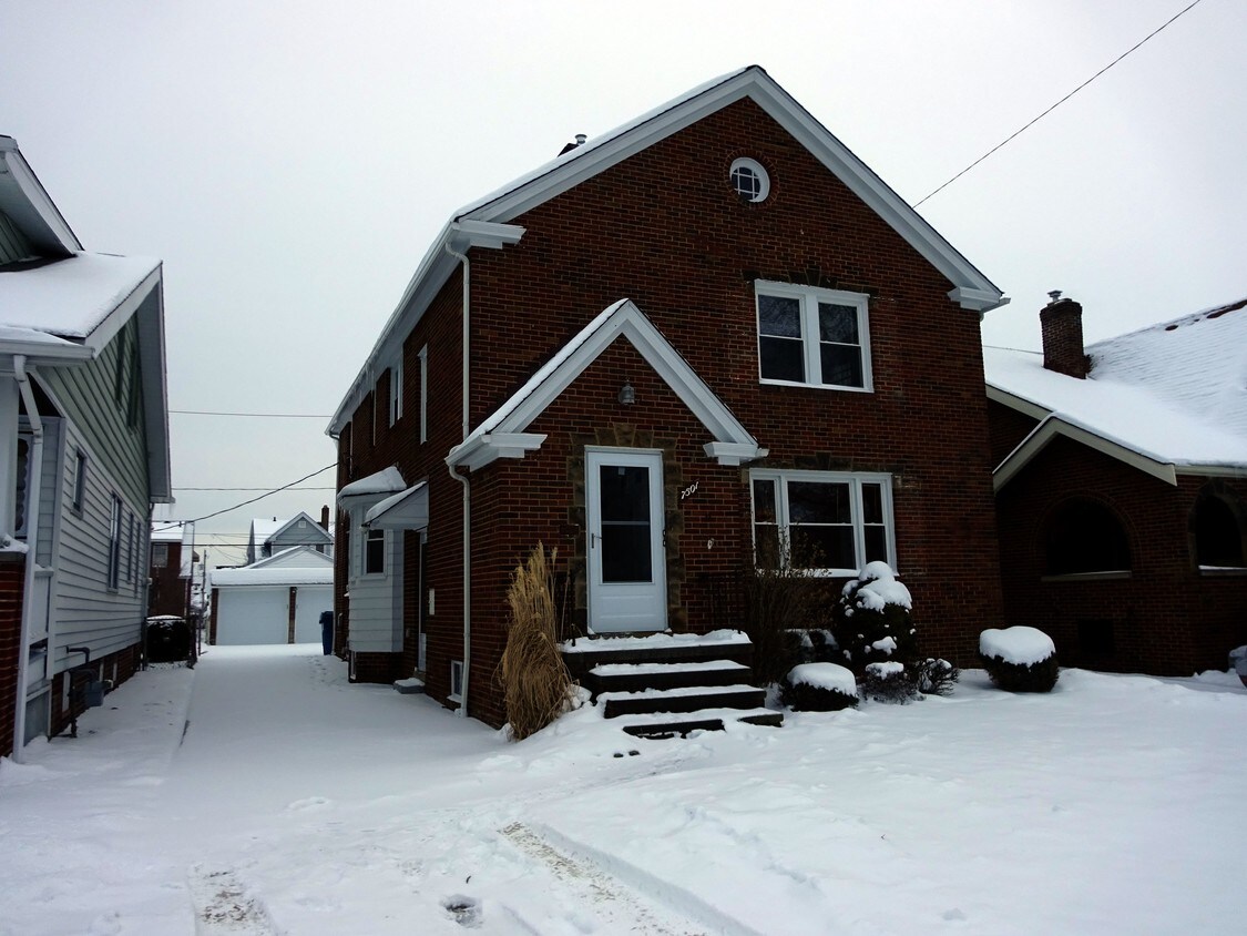 Primary Photo - 7501 Spring Garden Rd