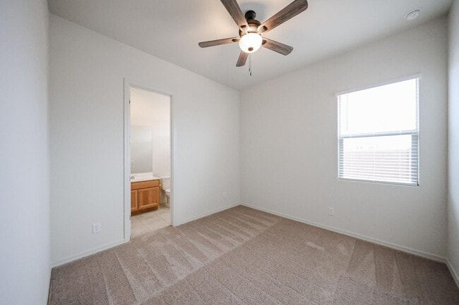 Foto del edificio - 25620 N 167th Dr