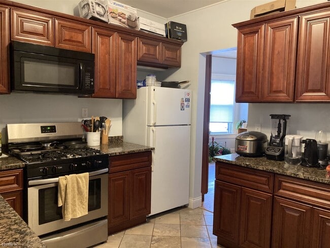 Building Photo - 6 br, 2 bath House - 510 S 4th Ave